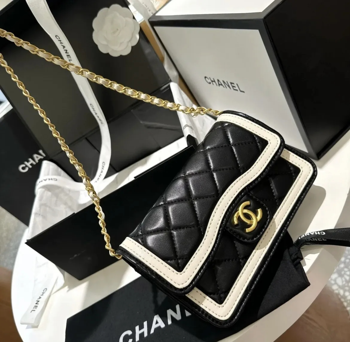 【トレンドのバイカラー♪】CHANEL シャネル ショルダーバッグ