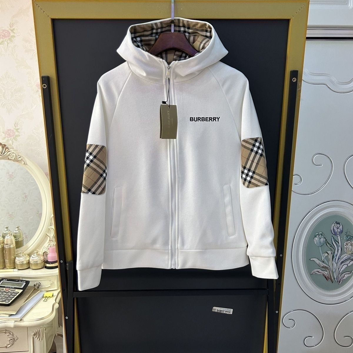 【BURBERRY旗艦店】バーバリー パーカー ご好評に付き再入荷！
