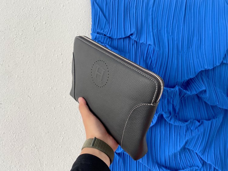 Hermes(エルメス) クラッチバッグ 28 x 17 cm