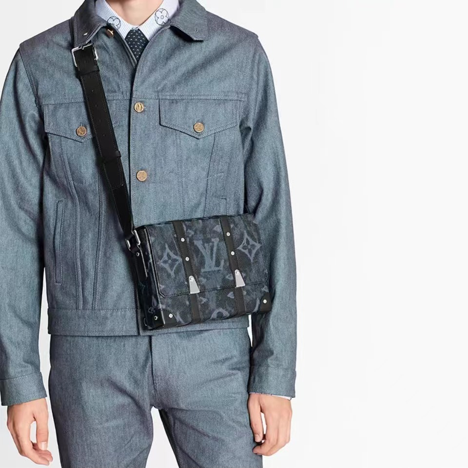 LOUIS VUITTON（ルイヴィトン）Trunk 小さな四角いバッグ