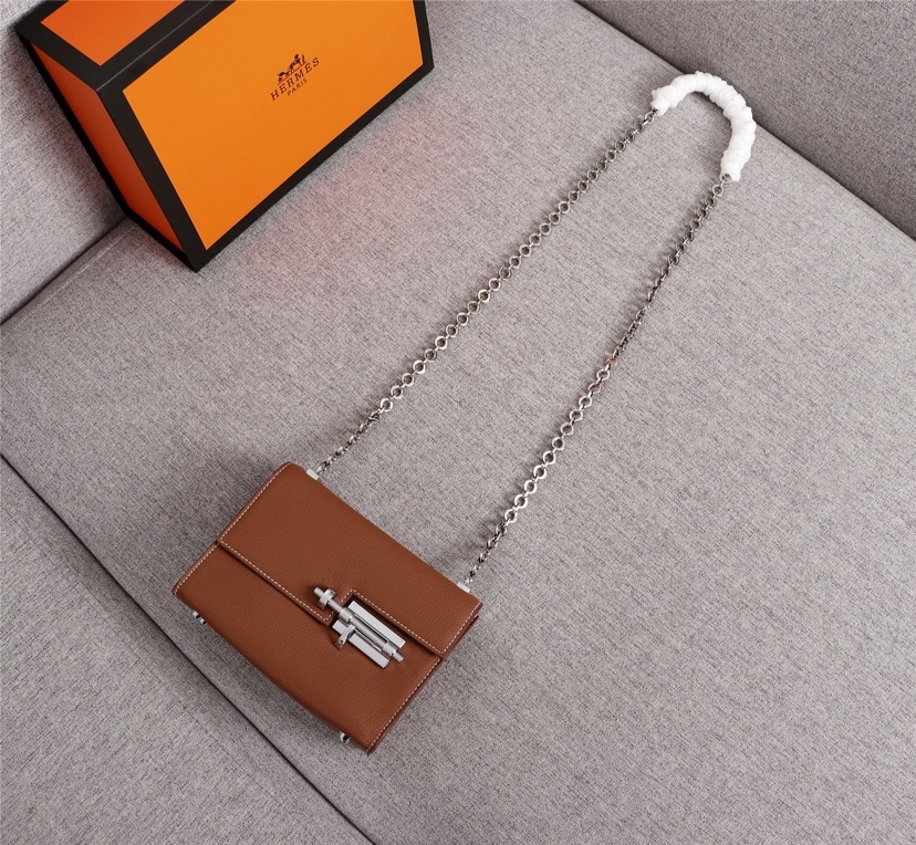 HERMES☆バッグ《ヴェルー》チェーン ミニ ポシェット カーフ