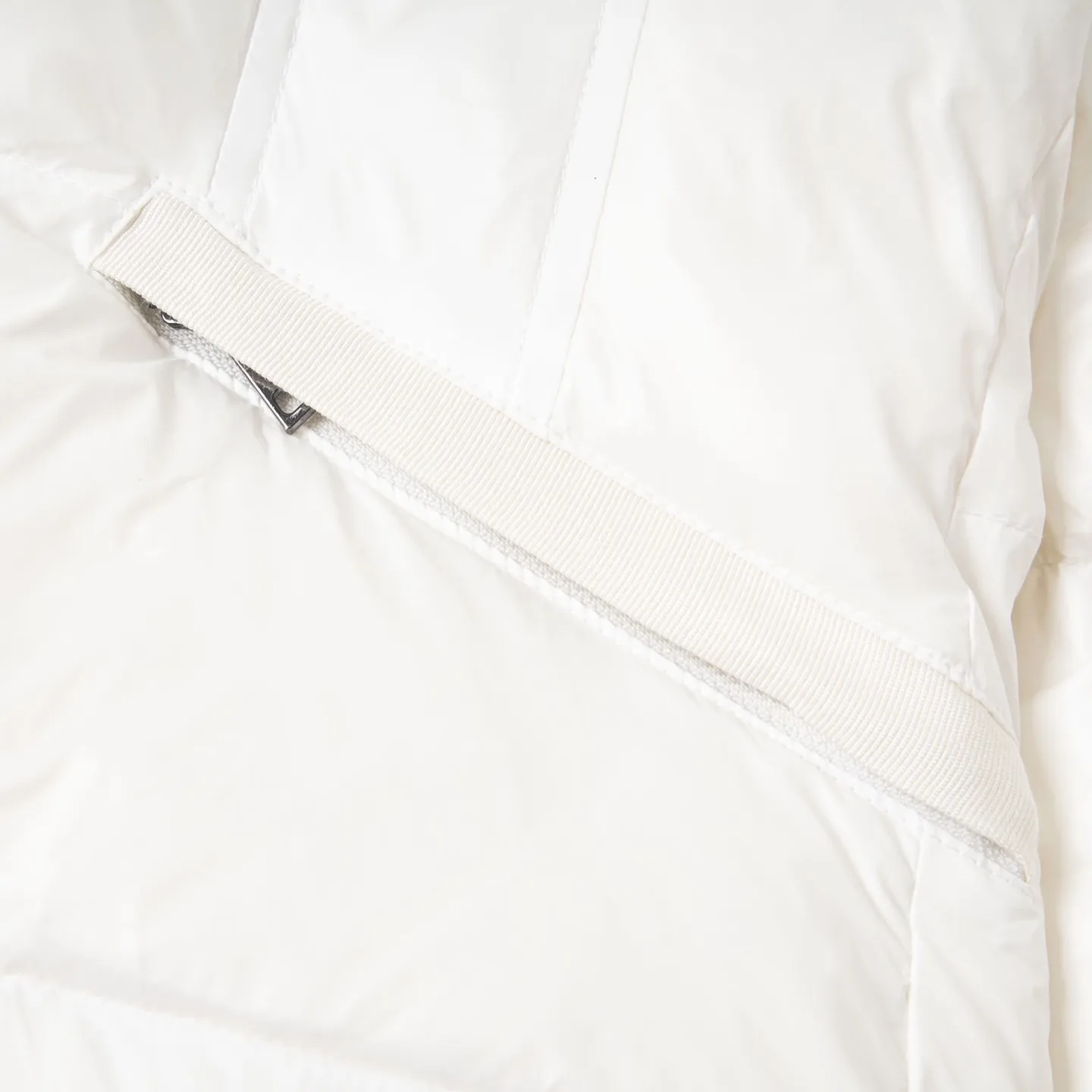 【MONCLER公式 旗艦店】モンクレール ダウンジャケット、ご好評に付き再入荷！