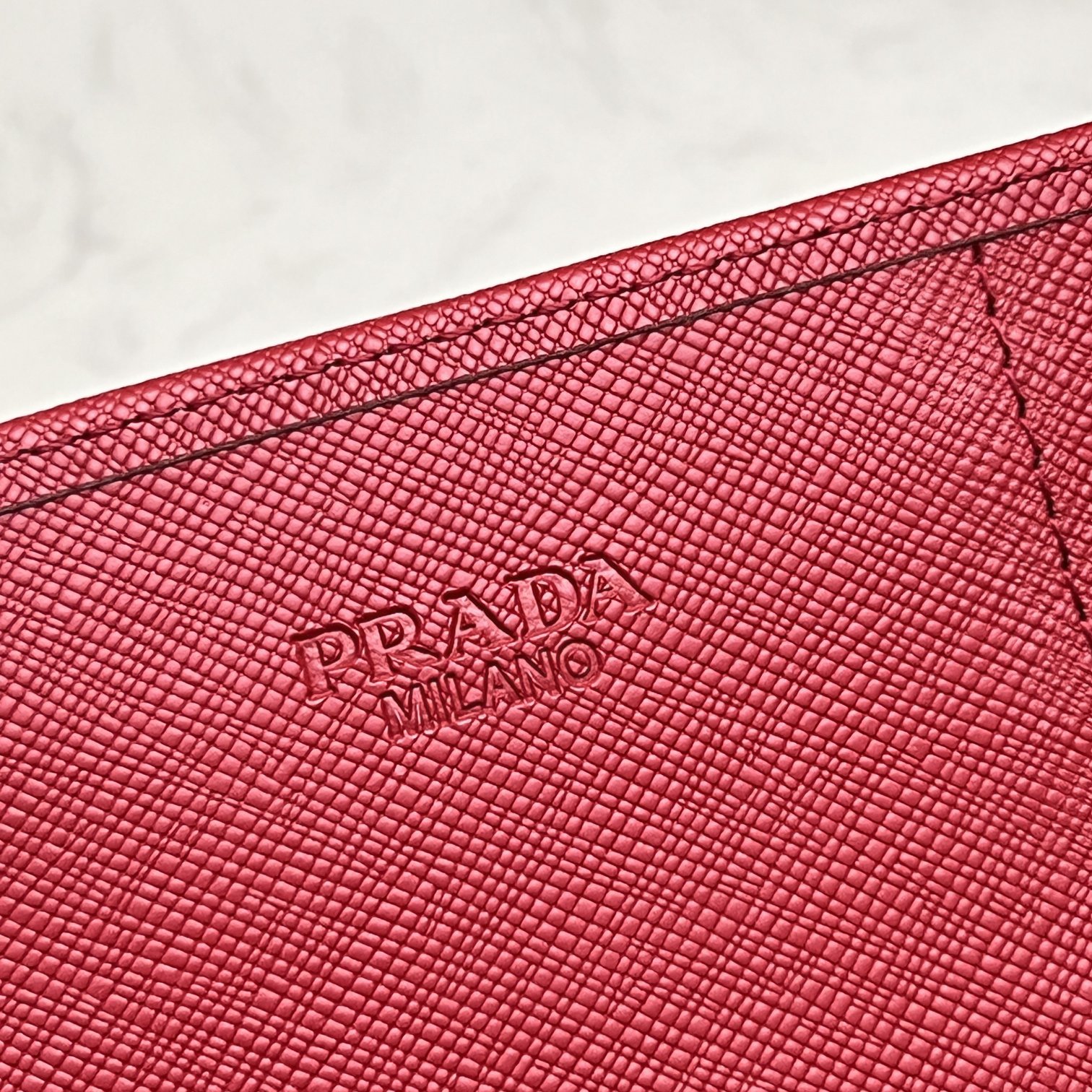 Pradaレザー コンチネンタルウォレット 財布 折財布