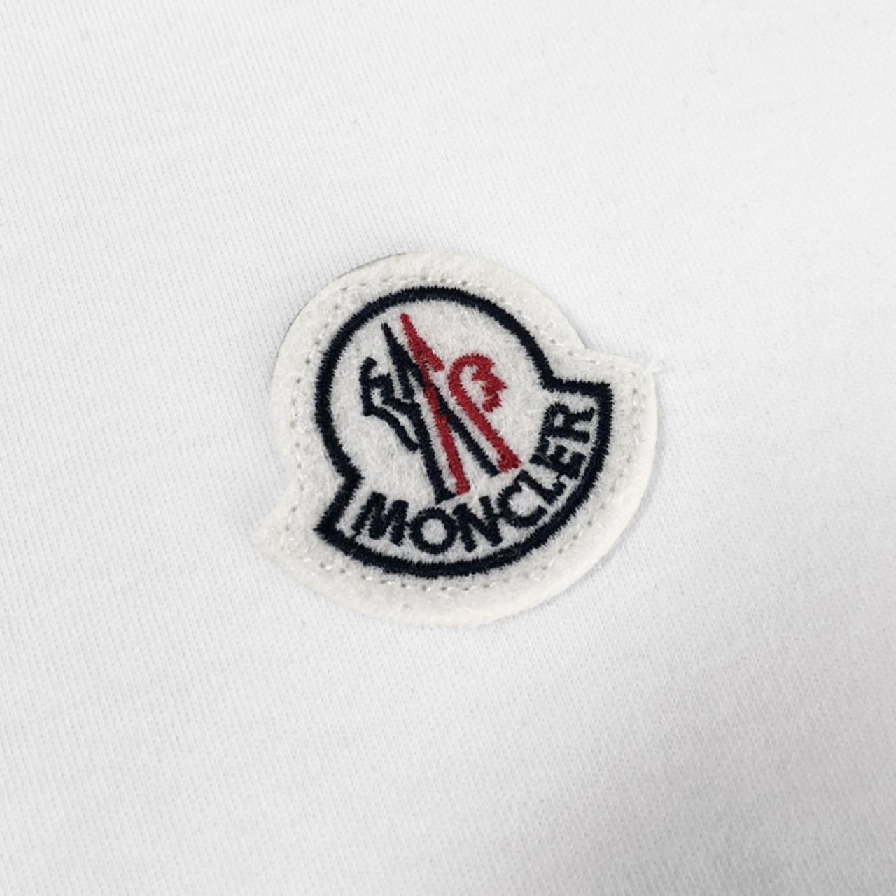 【MONCLER】プリントパーカー