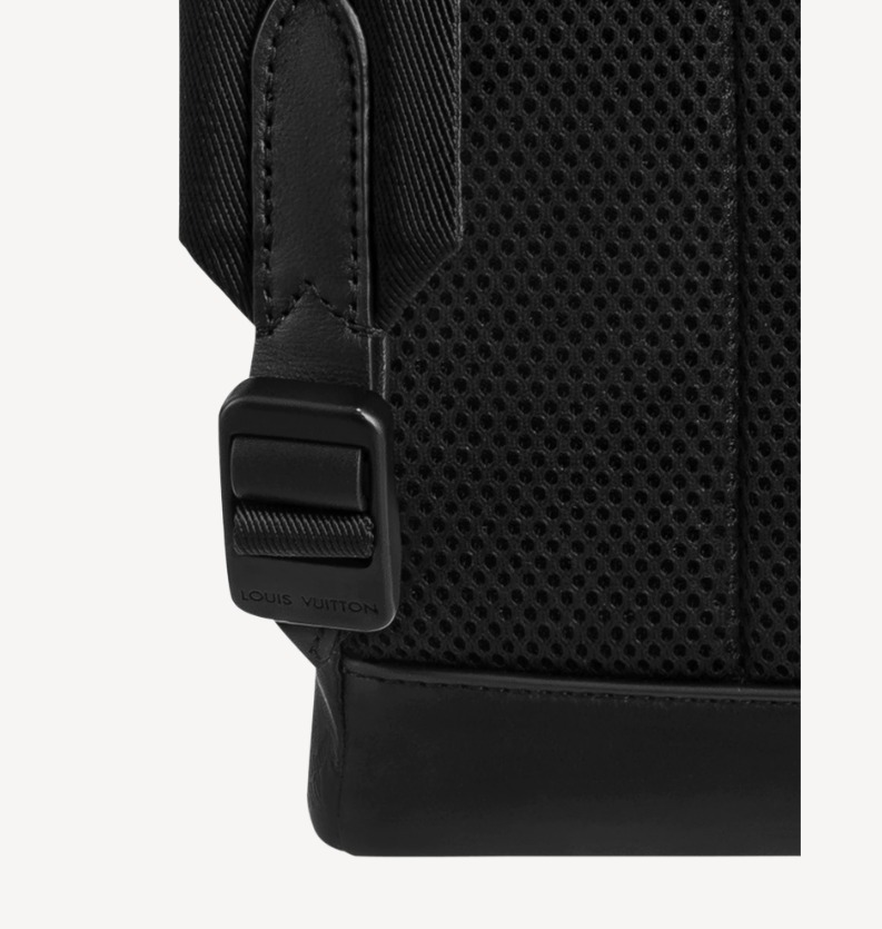 ヴィトン モノグラム リュック グレー 黒 シンプル 長財布 入る M46105 M46109