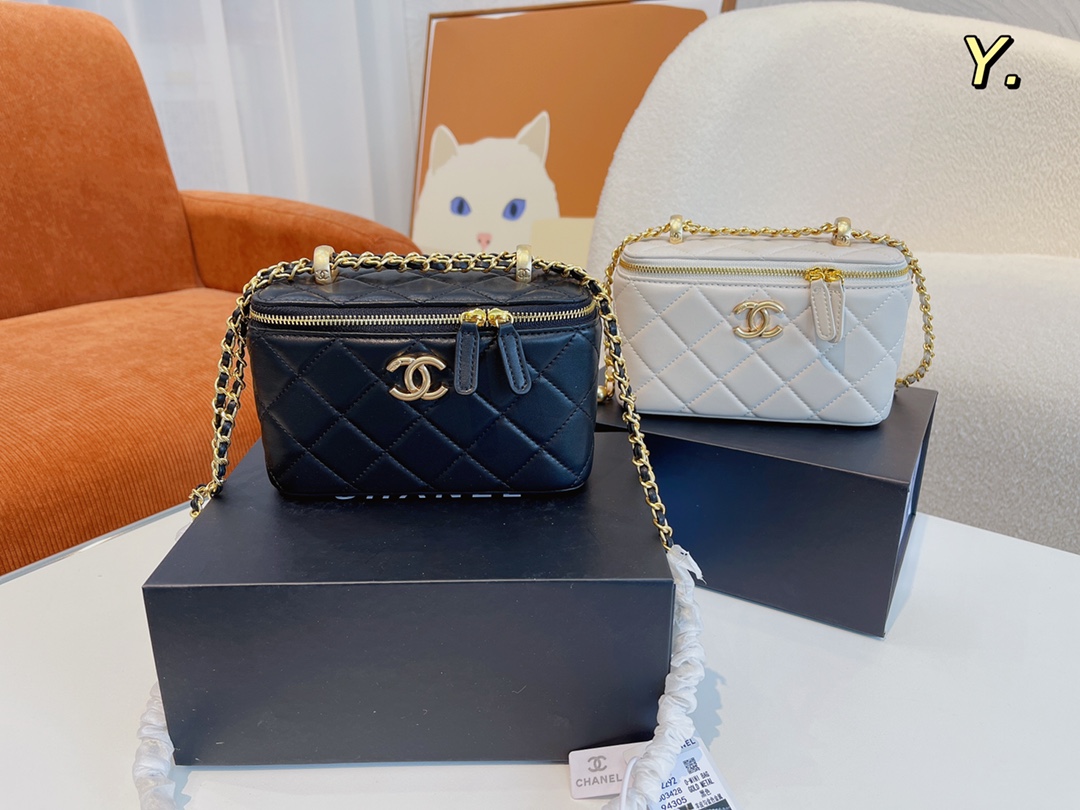 【Chanel 】【シャネル】ショルダーバッグ & クロスボディバッグ 17x8x11 cm