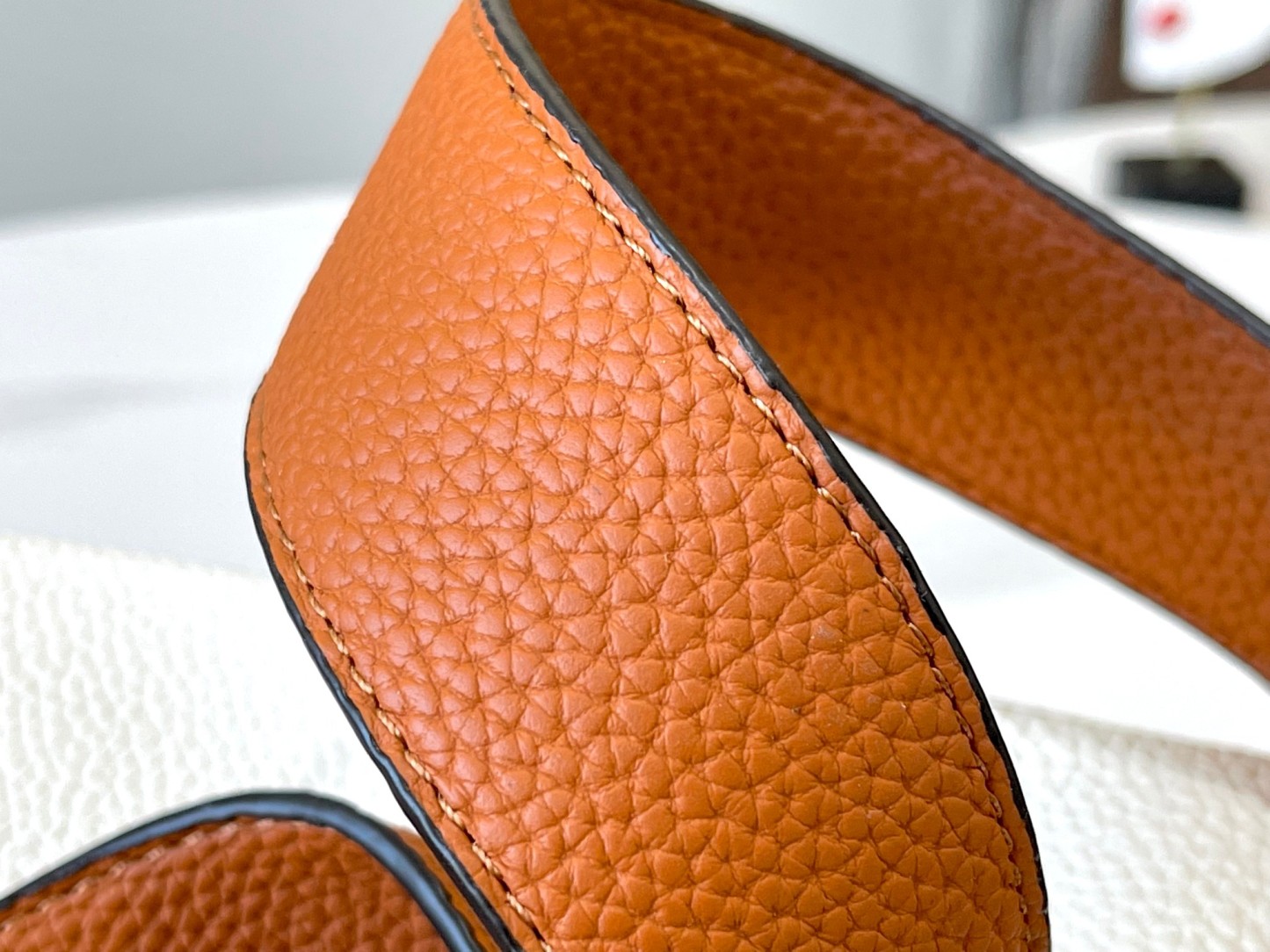 LOUIS VUITTON ルイヴィトン CAPUCINES クロスボディバッグ M57518