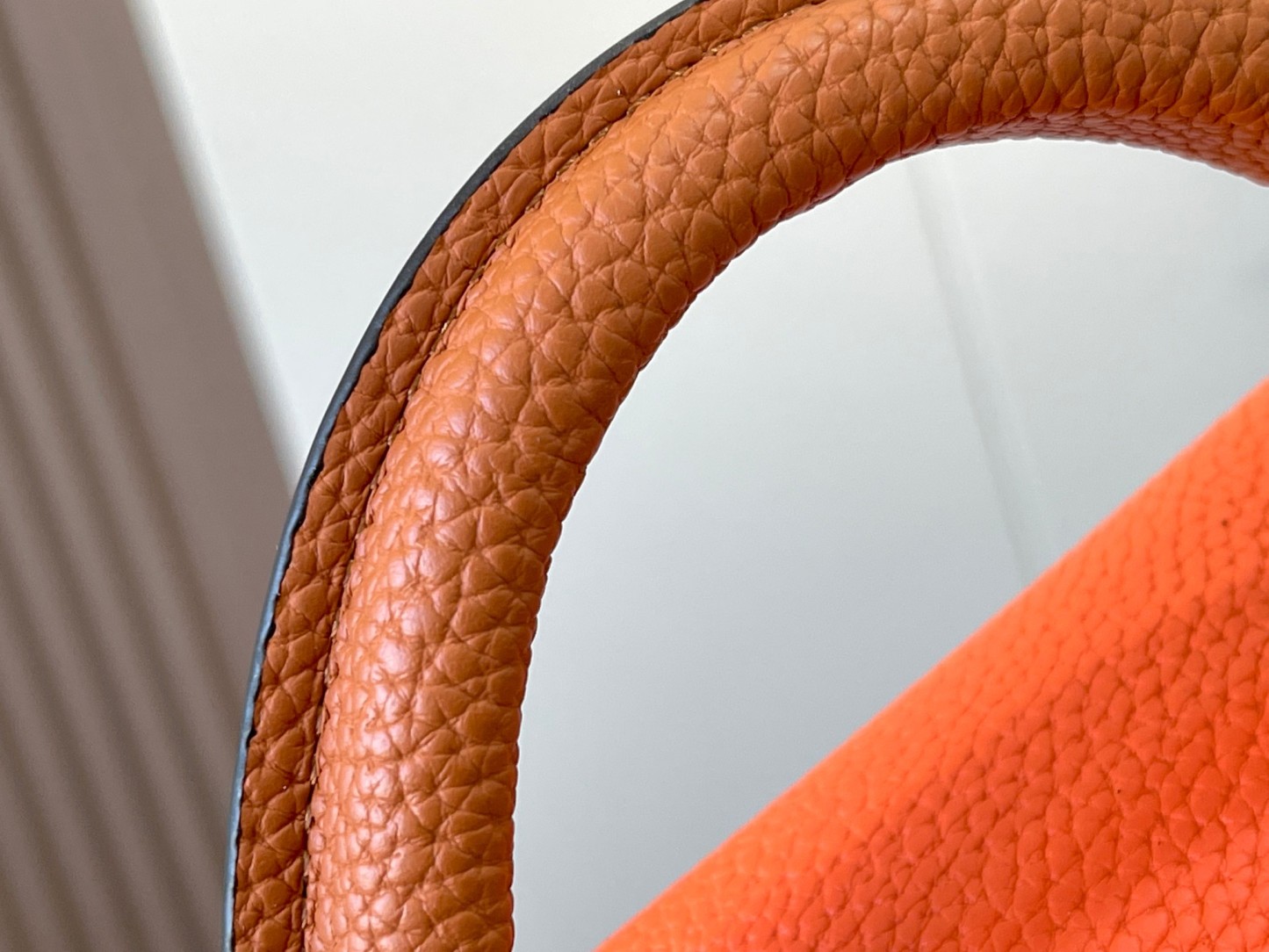 LOUIS VUITTON ルイヴィトン CAPUCINES クロスボディバッグ M57518