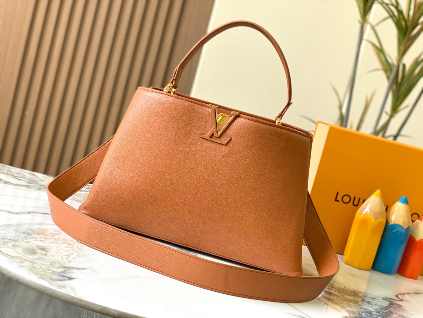 LOUIS VUITTON ルイヴィトン CapucinesSouple クロスボディバッグ M24607