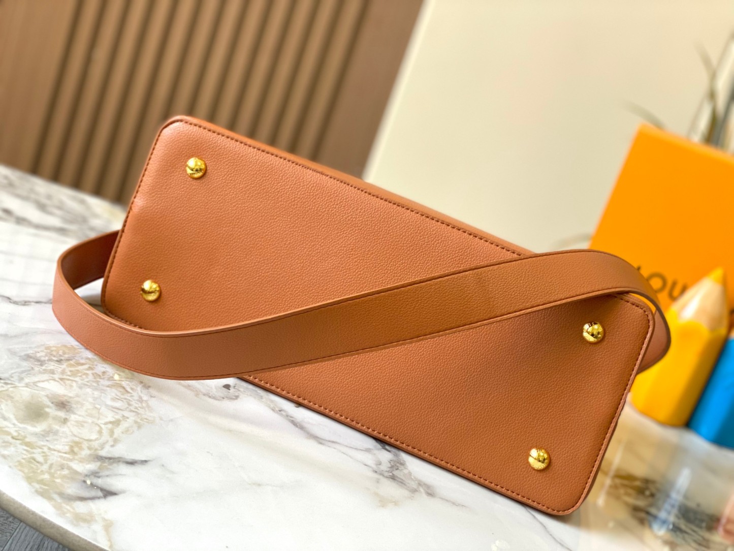 LOUIS VUITTON ルイヴィトン CapucinesSouple クロスボディバッグ M24607