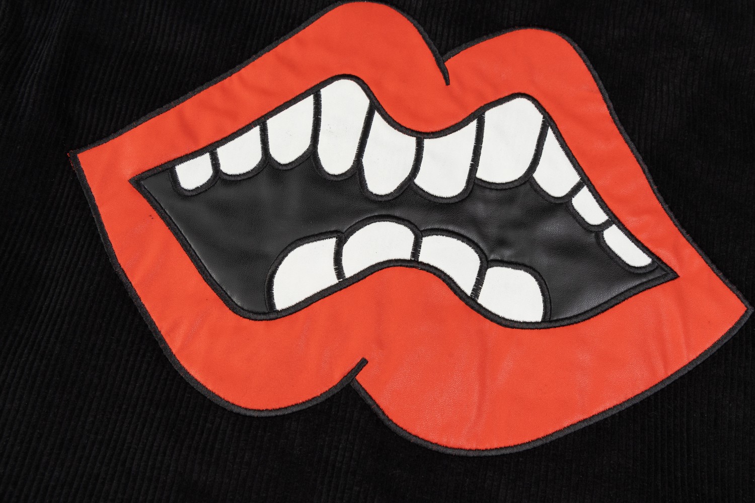 【CHROME HEARTS旗艦店】クロムハーツ ジャケット ご好評に付き再入荷！