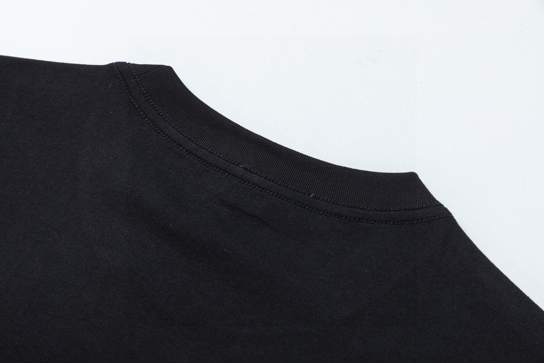 【MONCLER旗艦店】モンクレール 半袖Tシャツ ご好評に付き再入荷！