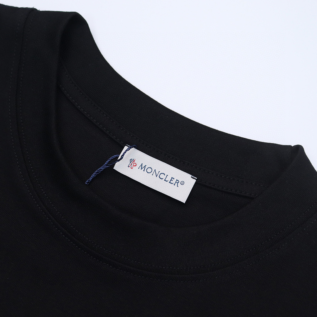 【MONCLER旗艦店】モンクレール 半袖Tシャツ ご好評に付き再入荷！