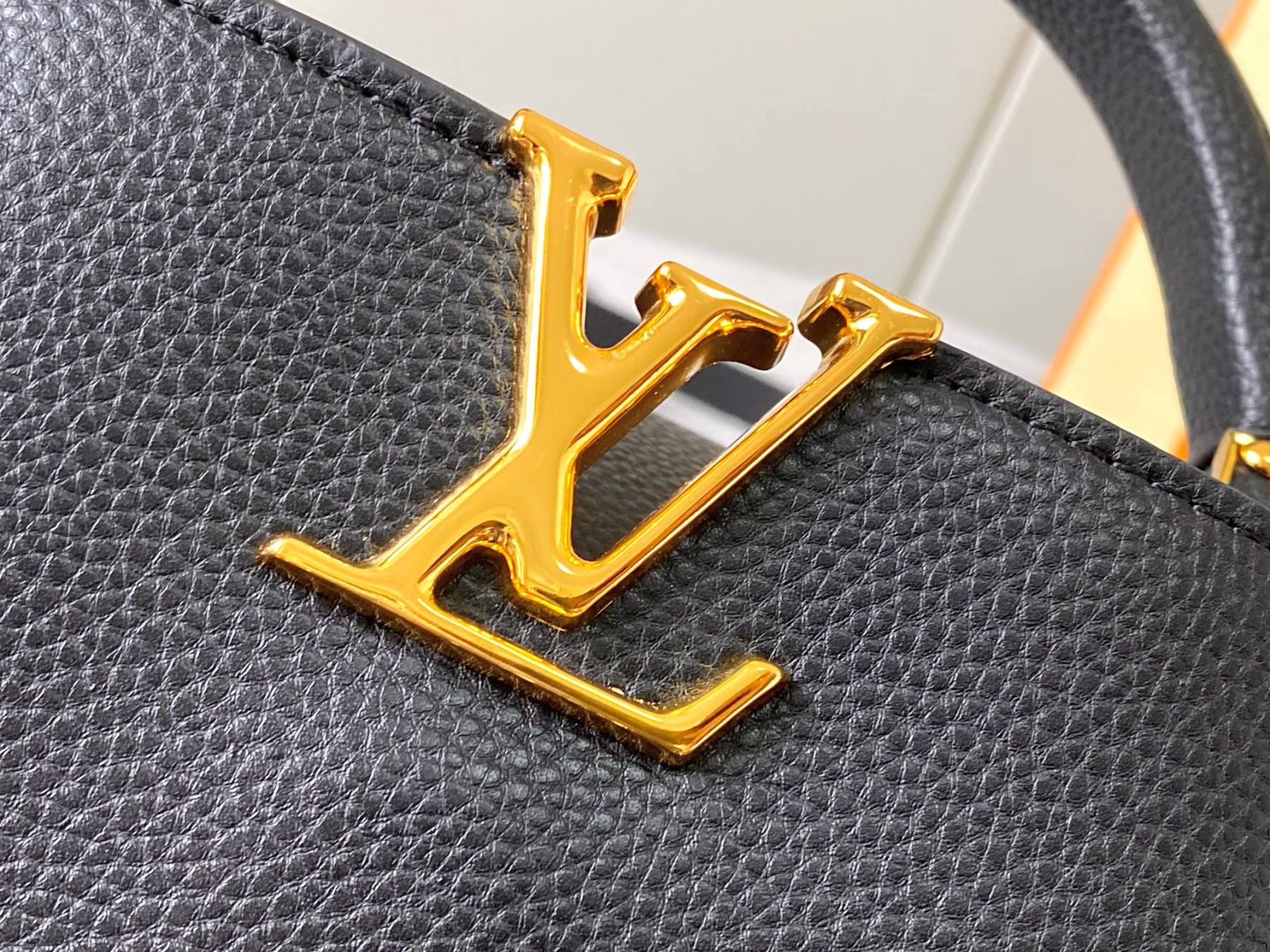 LOUIS VUITTON ルイヴィトン Capucines MINI ハンドバッグ M12935