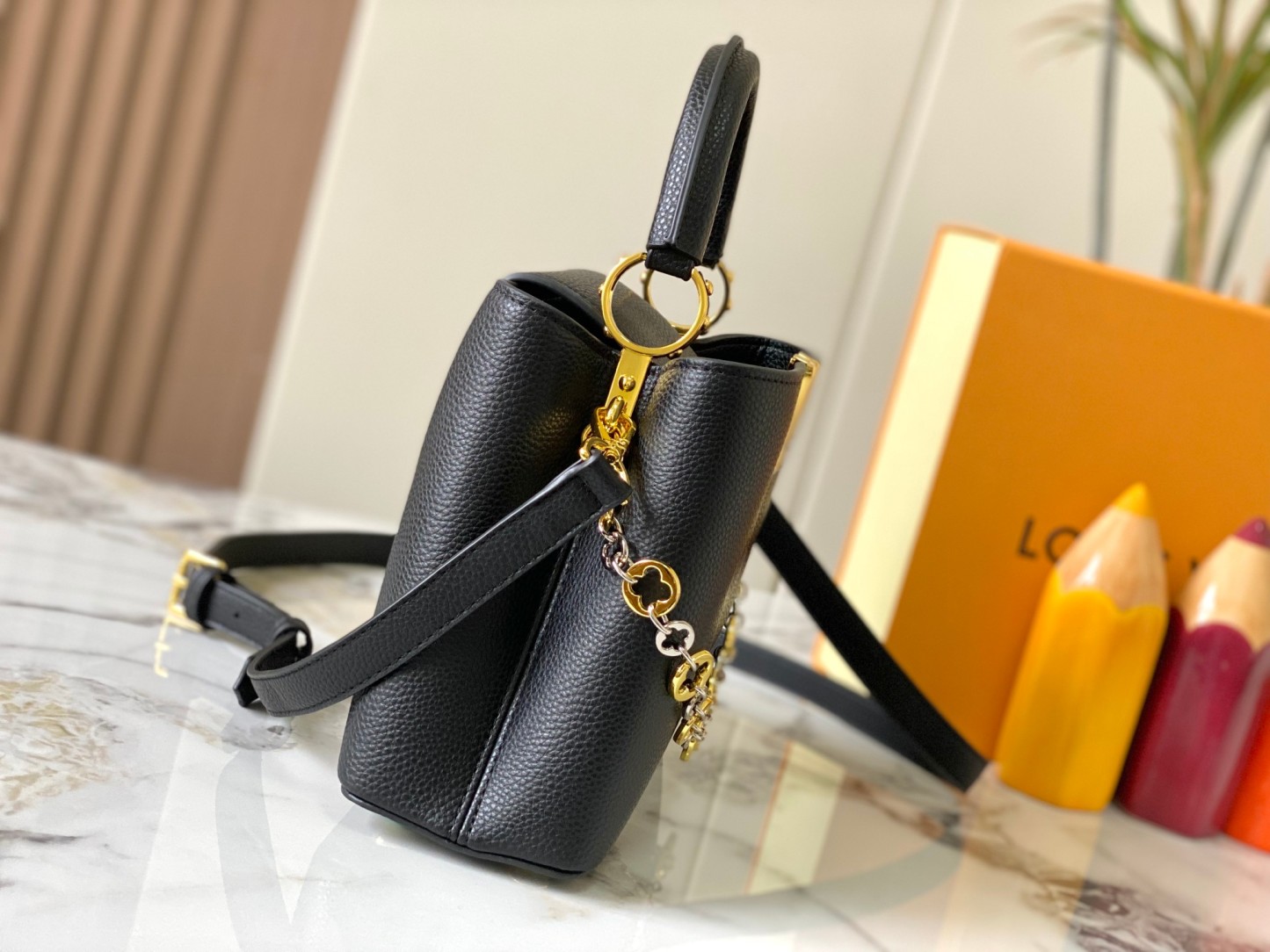 LOUIS VUITTON ルイヴィトン Capucines BB ハンドバッグ M12936