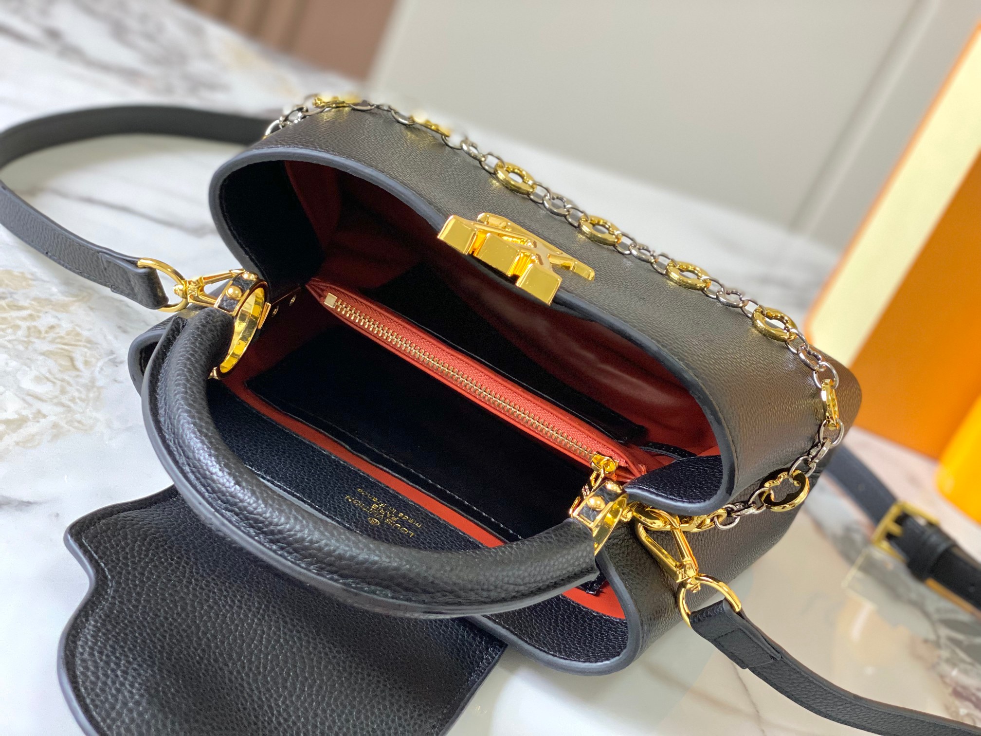 LOUIS VUITTON ルイヴィトン Capucines BB ハンドバッグ M12936