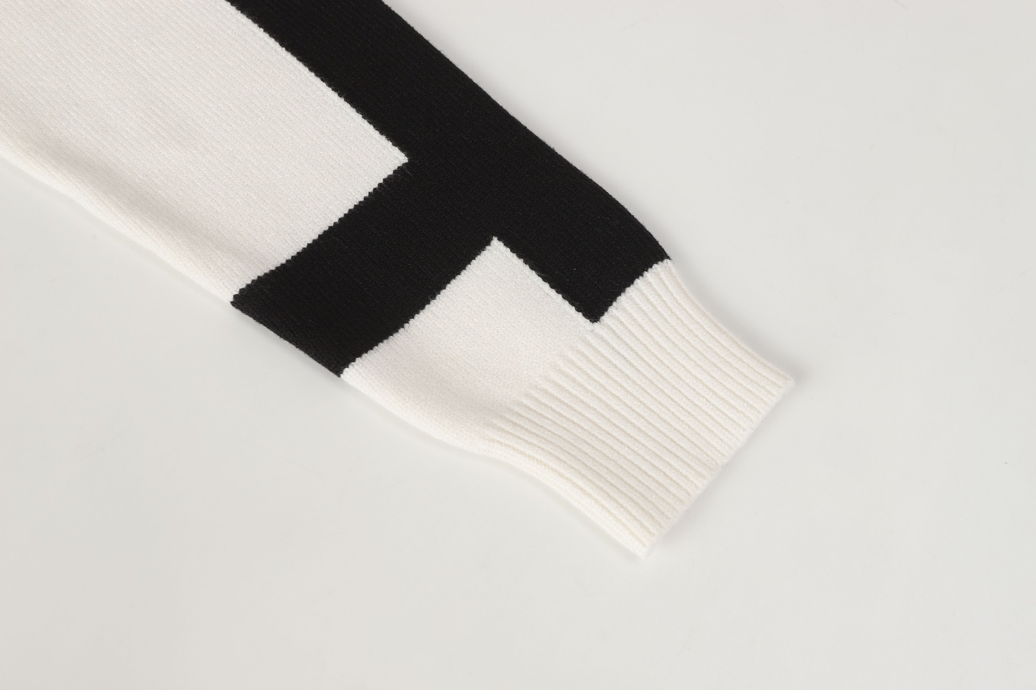 【LOEWE旗艦店】ロエベ セーター 男女兼用 ご好評に付き再入荷！