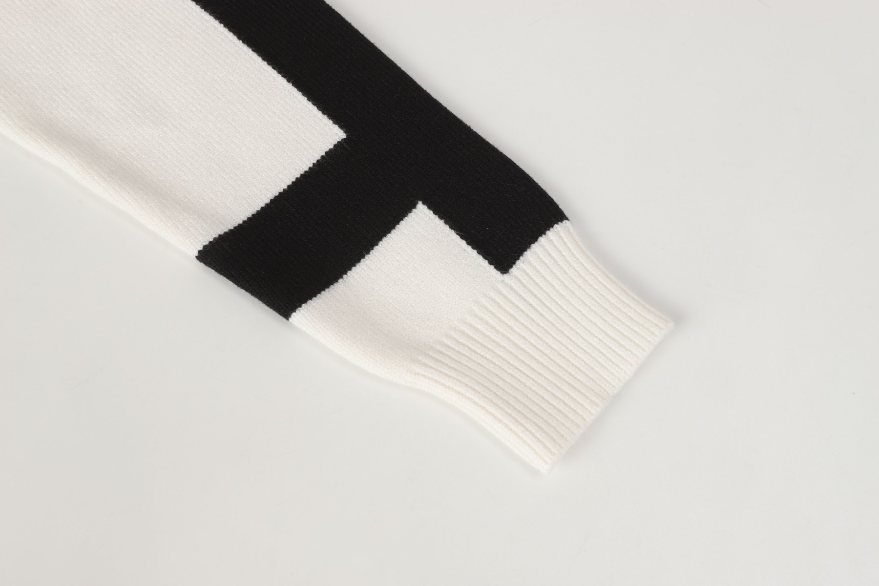 【LOEWE旗艦店】ロエベ セーター 男女兼用 ご好評に付き再入荷！