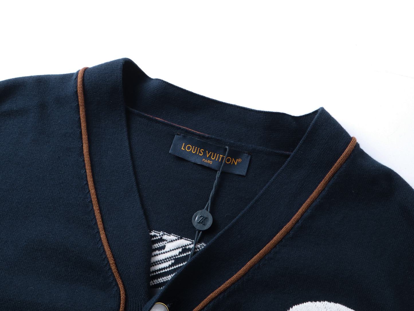 【LOUIS VUITTON x NIGO】ルイヴィトン セーター 男女兼用 ご好評に付き再入荷！