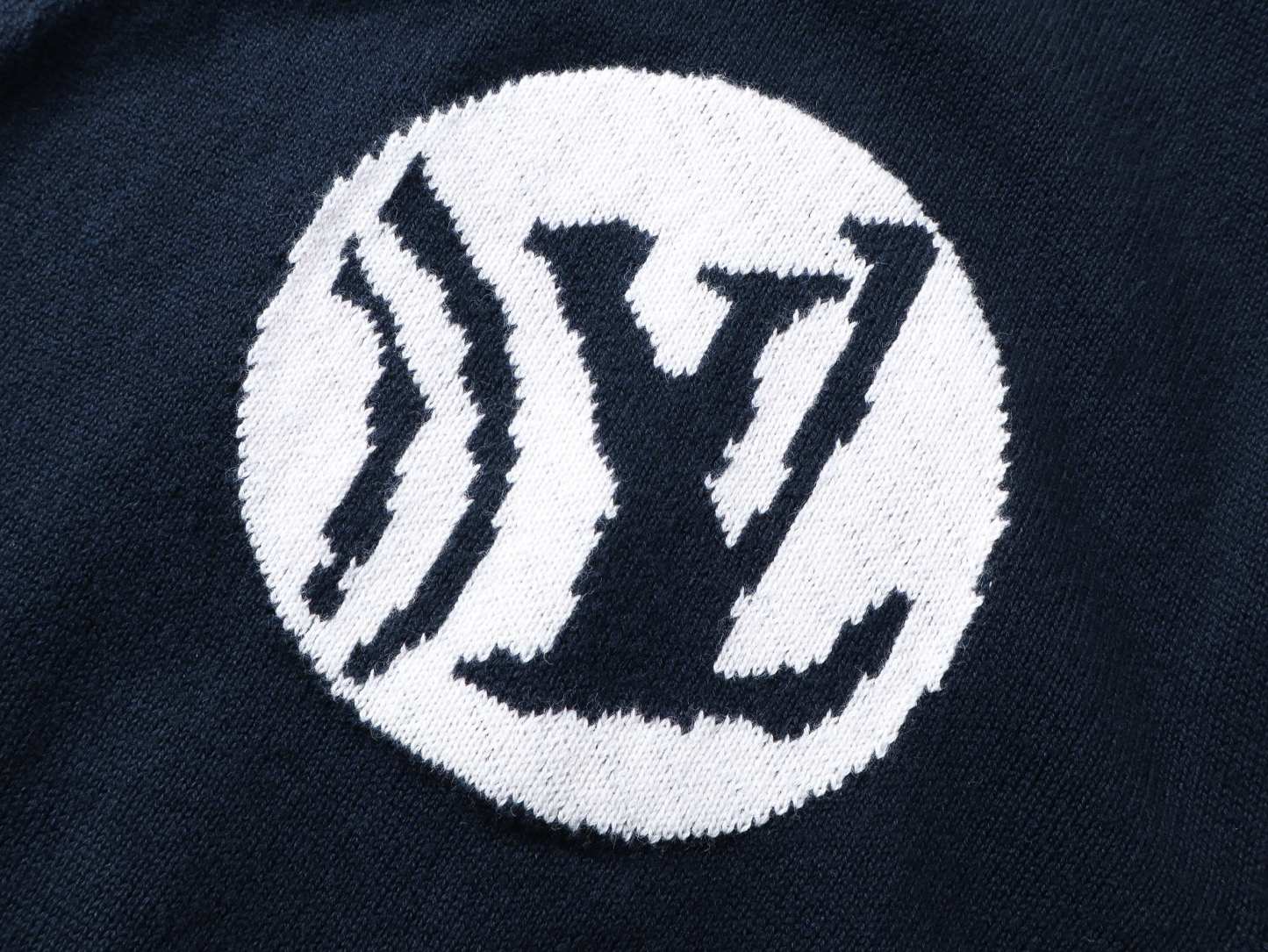 【LOUIS VUITTON x NIGO】ルイヴィトン セーター 男女兼用 ご好評に付き再入荷！