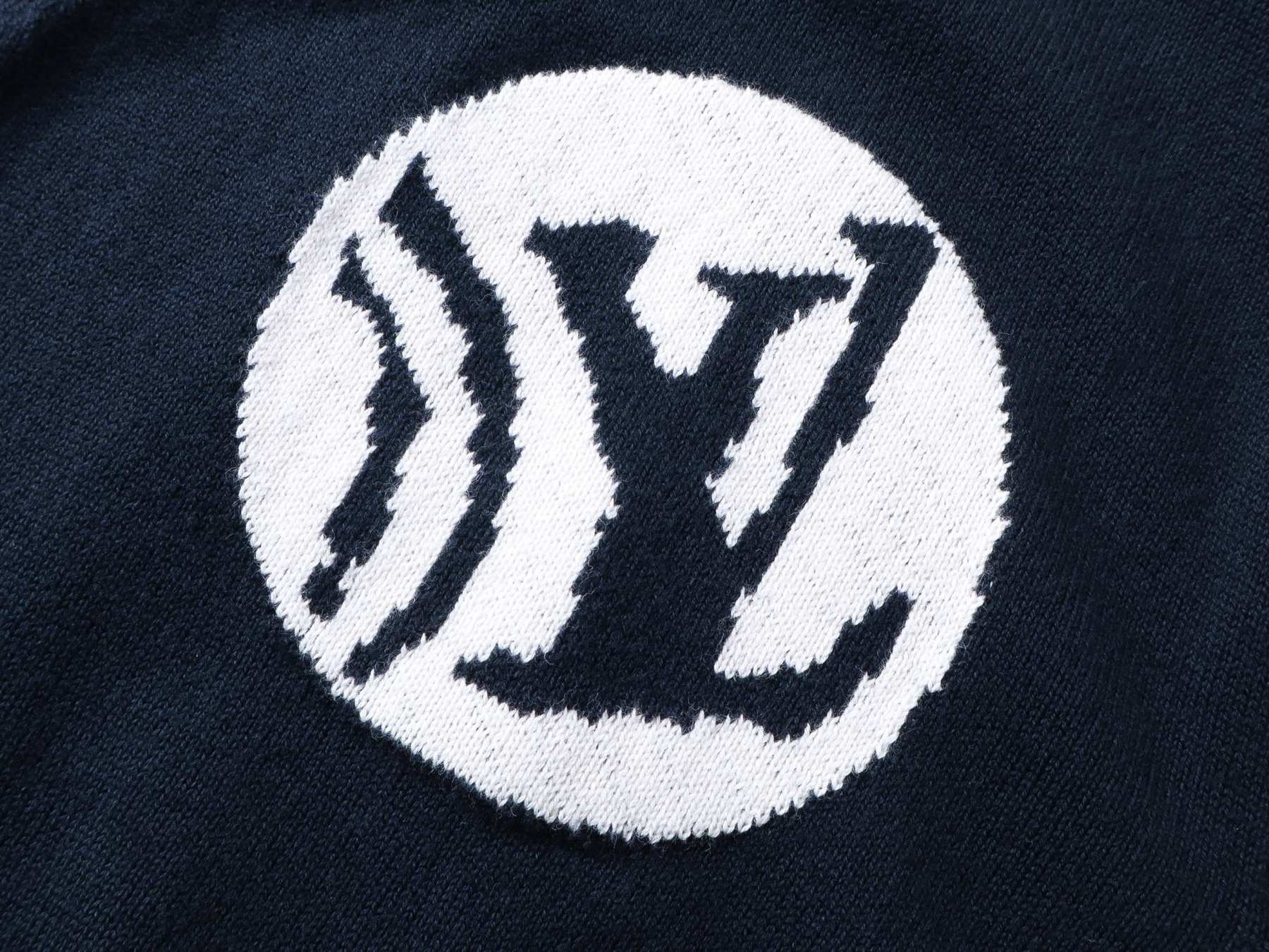 【LOUIS VUITTON x NIGO】ルイヴィトン セーター 男女兼用 ご好評に付き再入荷！