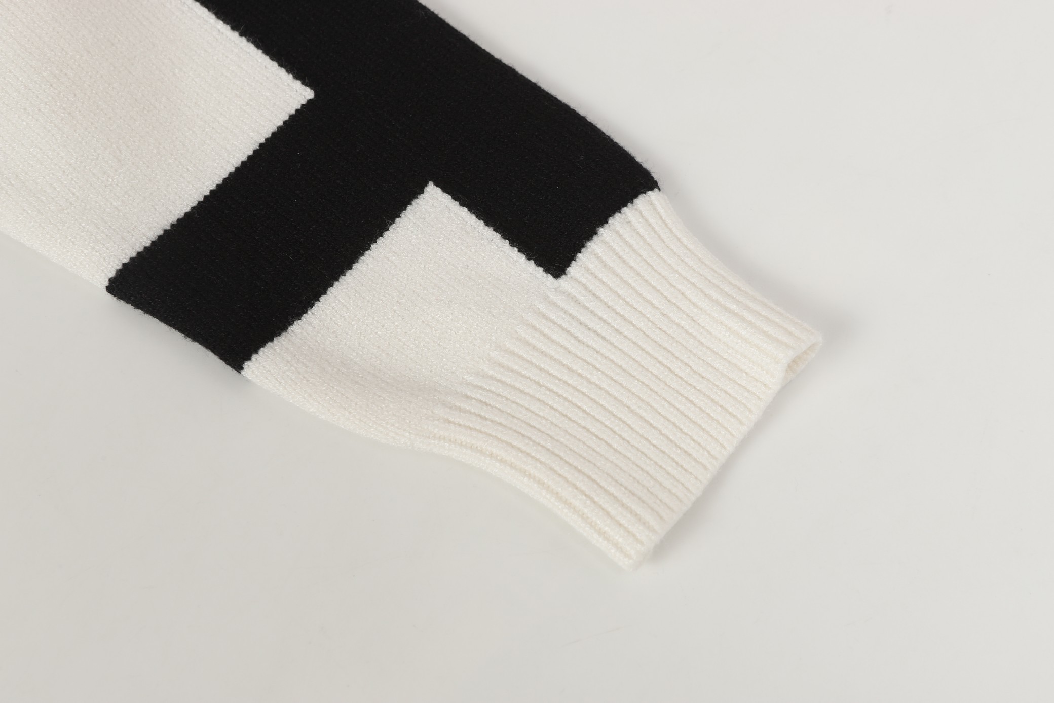 【LOEWE旗艦店】ロエベ セーター ご好評に付き再入荷！