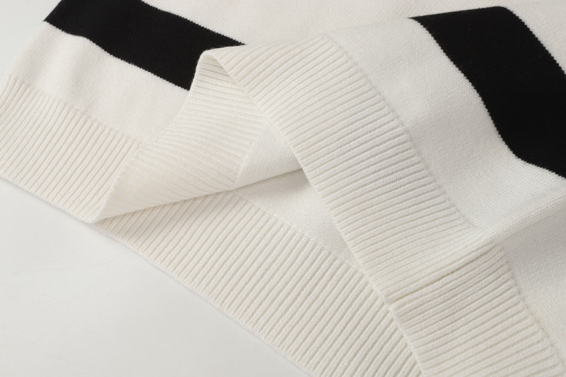 【LOEWE旗艦店】ロエベ セーター ご好評に付き再入荷！