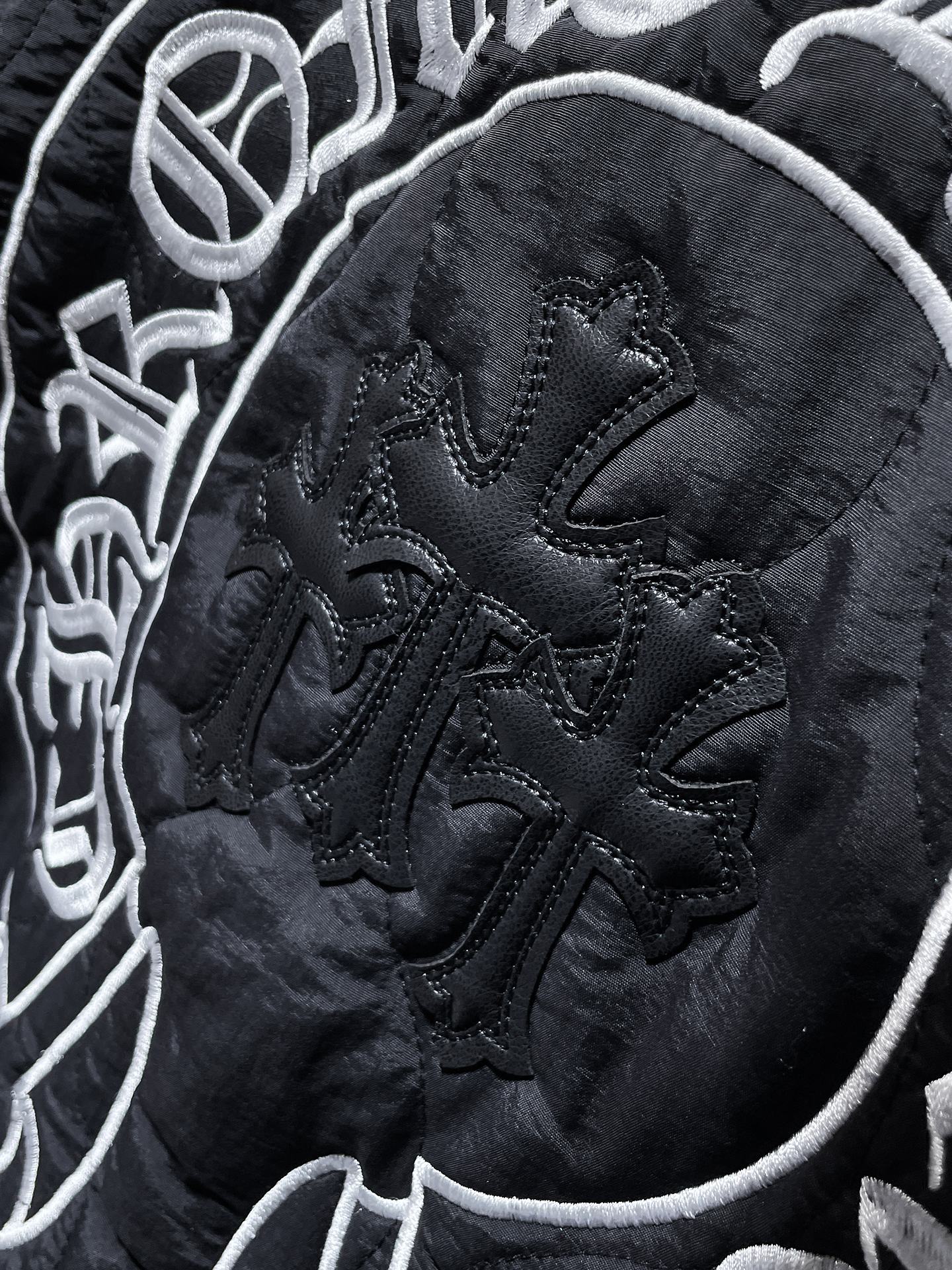 【CHROME HEARTS旗艦店】クロムハーツ ジャケット ご好評に付き再入荷！