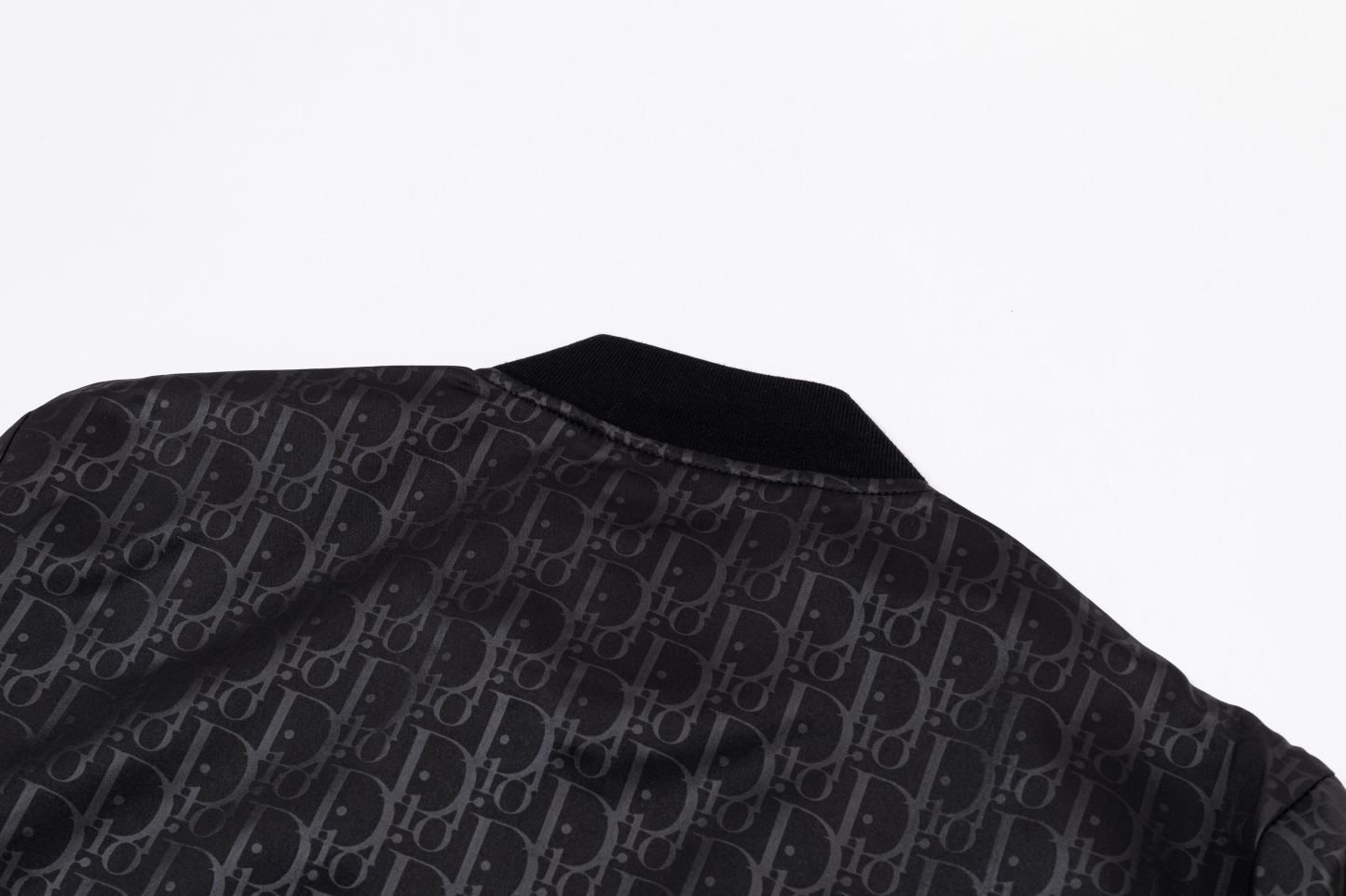 【DIOR公式旗艦店】ディオール ジャケット ご好評に付き再入荷！