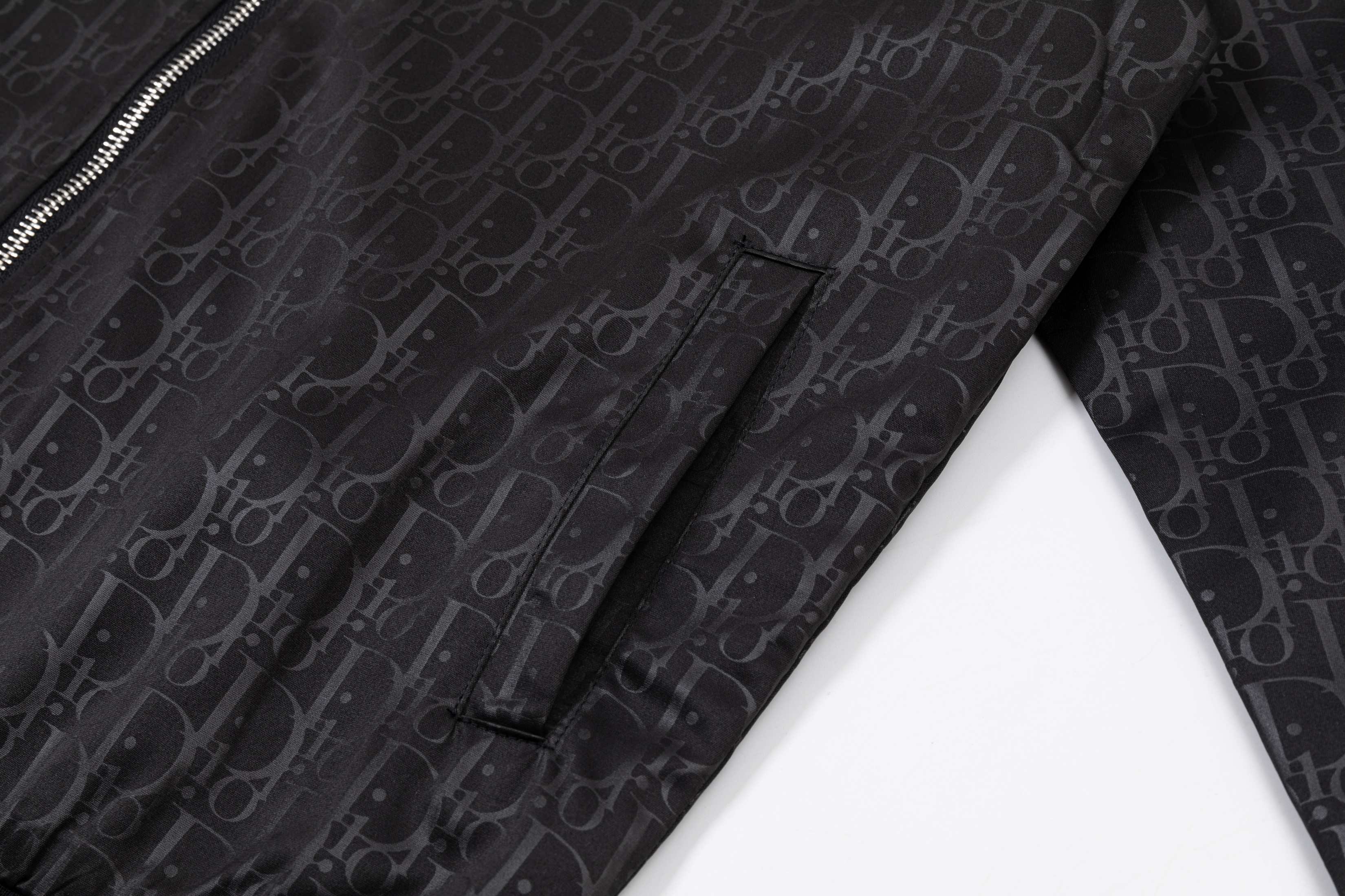 【DIOR公式旗艦店】ディオール ジャケット ご好評に付き再入荷！