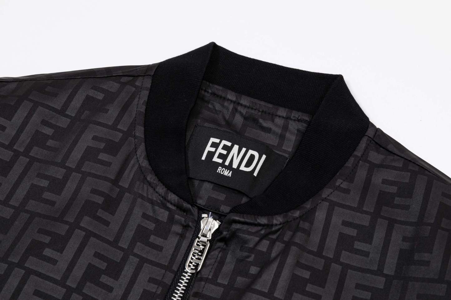【FENDI旗艦店】フェンディ ジャケット 、ご好評に付き再入荷！