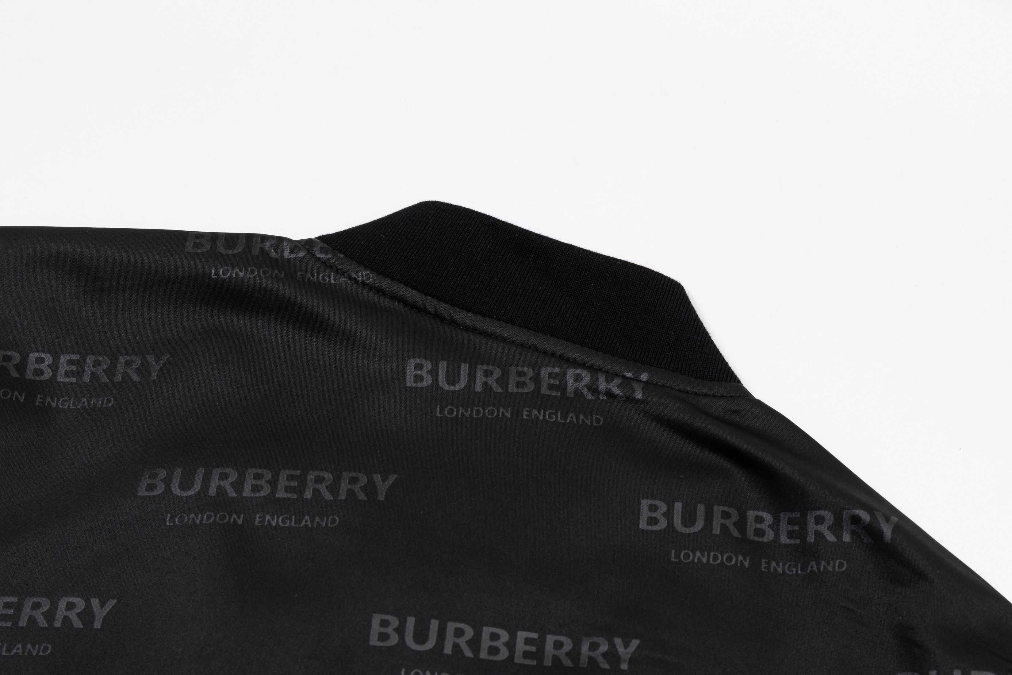 【BURBERRY旗艦店】バーバリー ジャケット 、ご好評に付き再入荷！