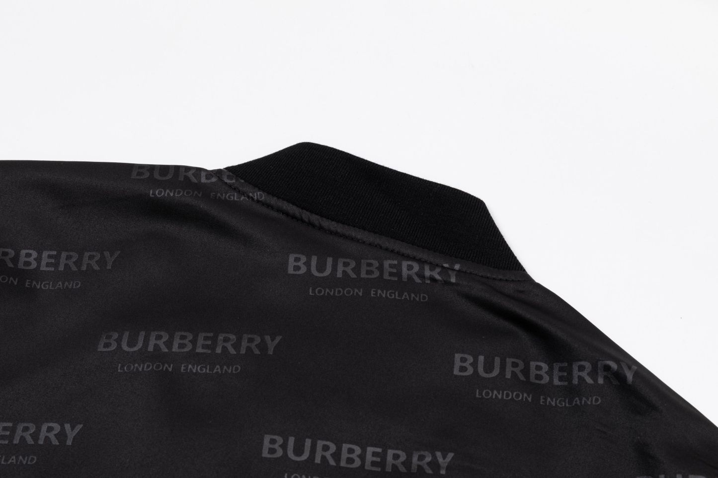 【BURBERRY旗艦店】バーバリー ジャケット 、ご好評に付き再入荷！