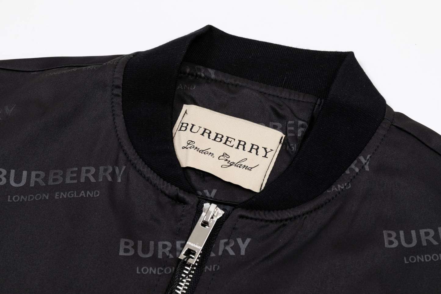 【BURBERRY旗艦店】バーバリー ジャケット 、ご好評に付き再入荷！