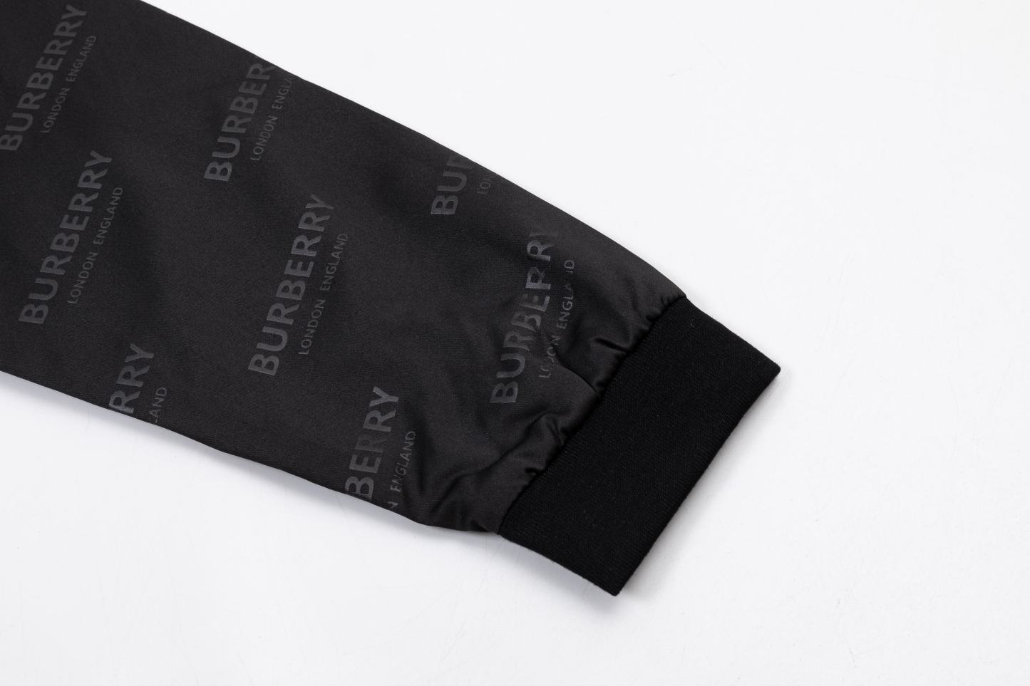 【BURBERRY旗艦店】バーバリー ジャケット 、ご好評に付き再入荷！