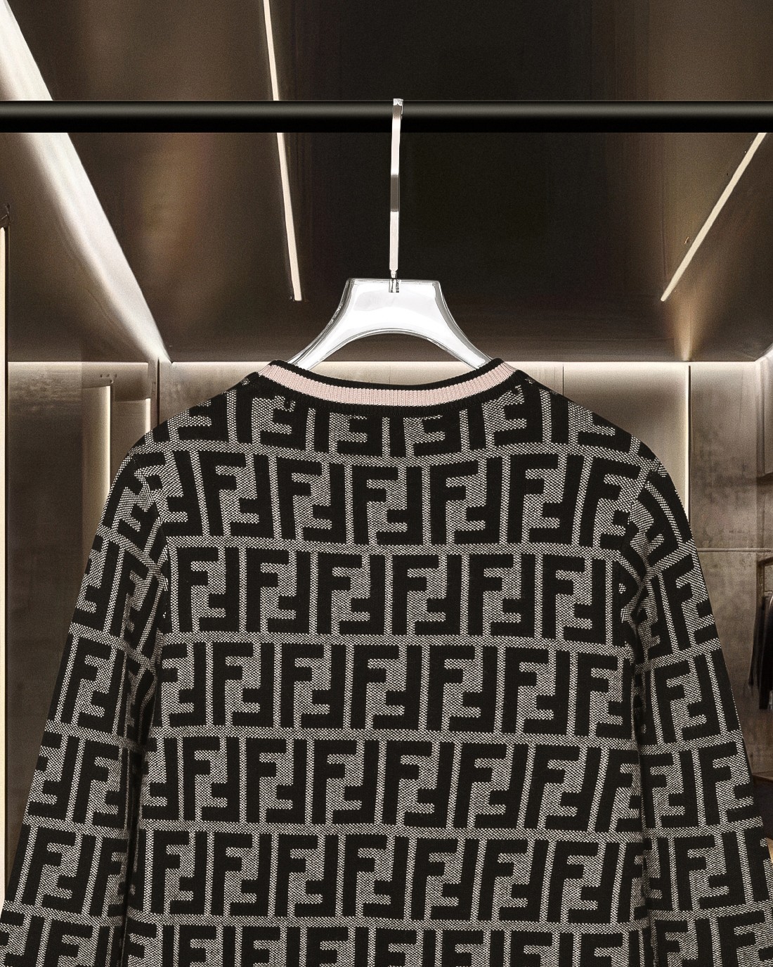 【FENDI旗艦店】フェンディ セーター 男女兼用 ご好評に付き再入荷！