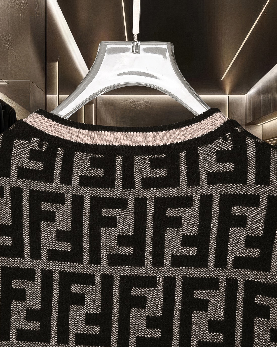 【FENDI旗艦店】フェンディ セーター 男女兼用 ご好評に付き再入荷！