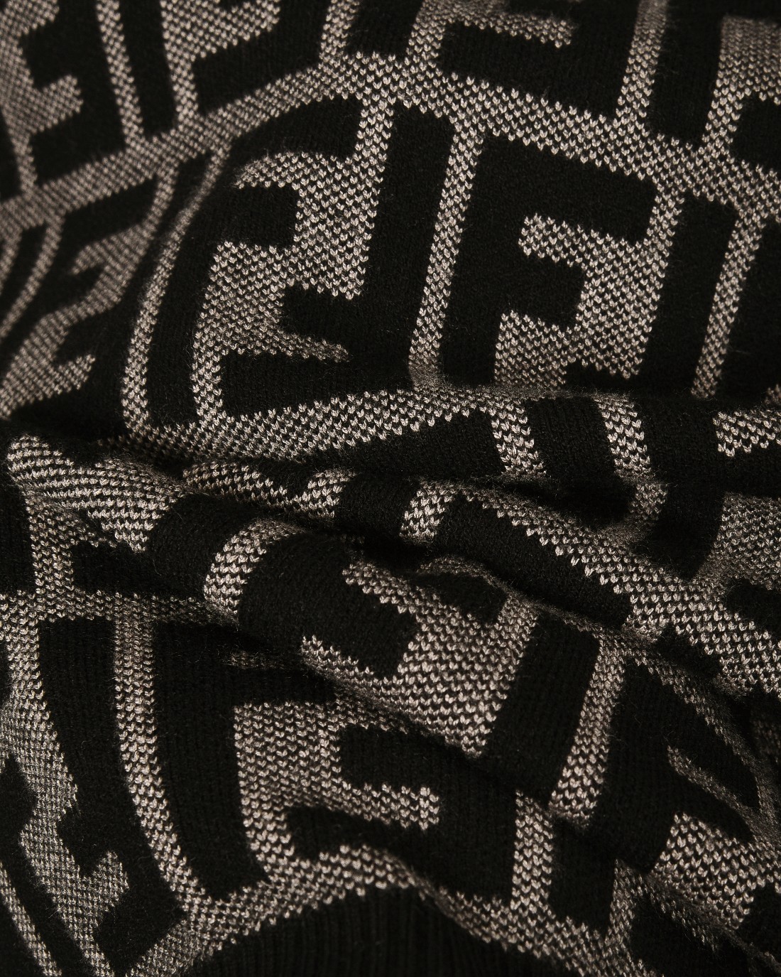 【FENDI旗艦店】フェンディ セーター 男女兼用 ご好評に付き再入荷！