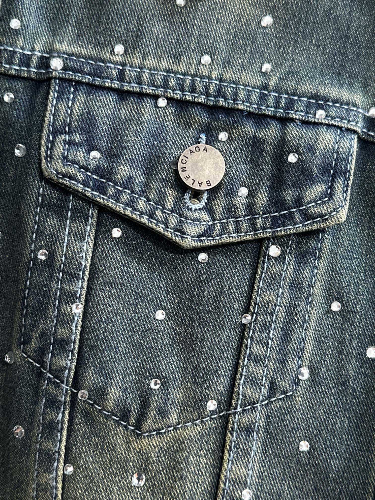 【BALENCIAGA公式旗艦店】バレンシアガ デニムジャケット ご好評に付き再入荷！