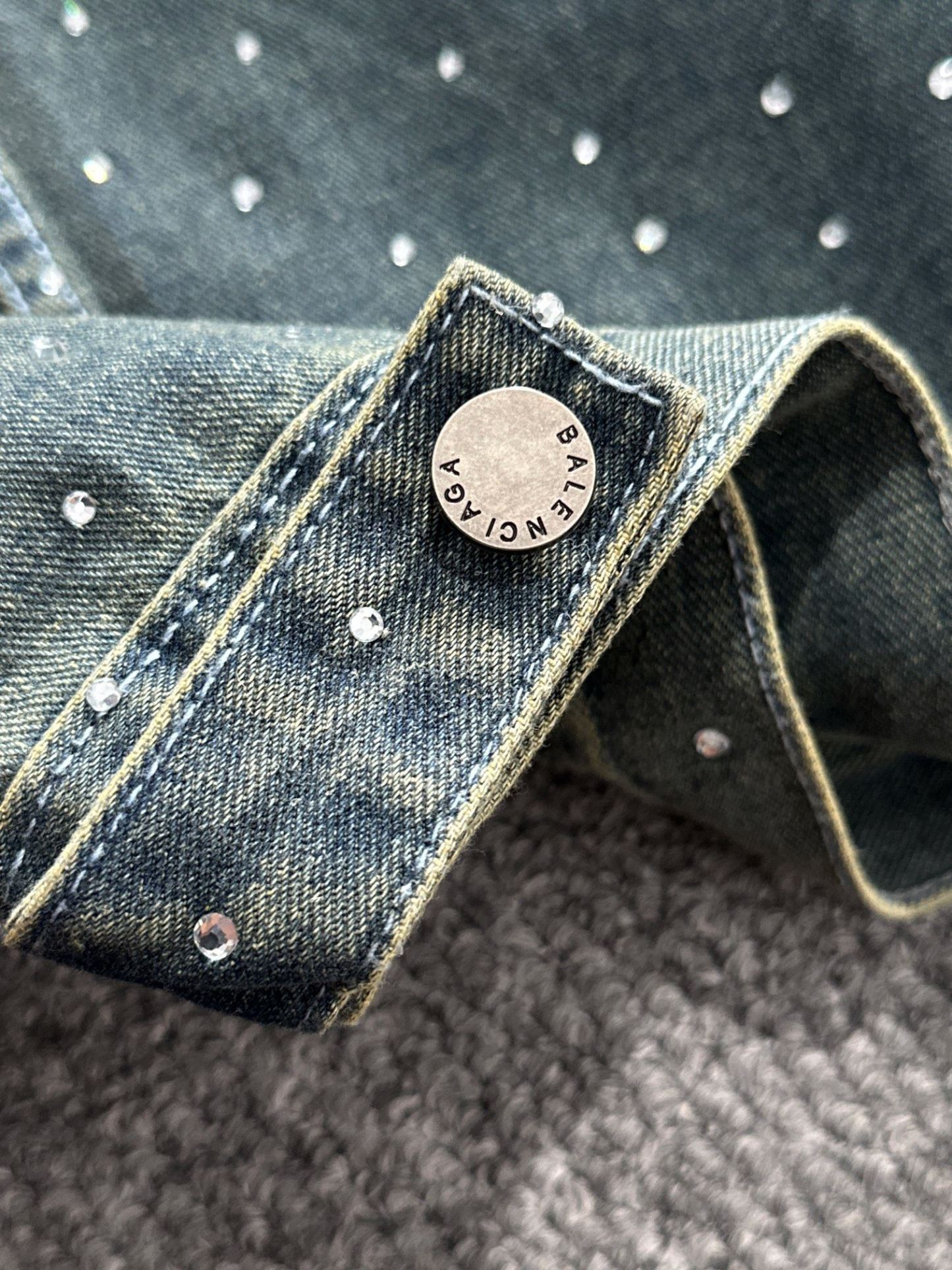 【BALENCIAGA公式旗艦店】バレンシアガ デニムジャケット ご好評に付き再入荷！