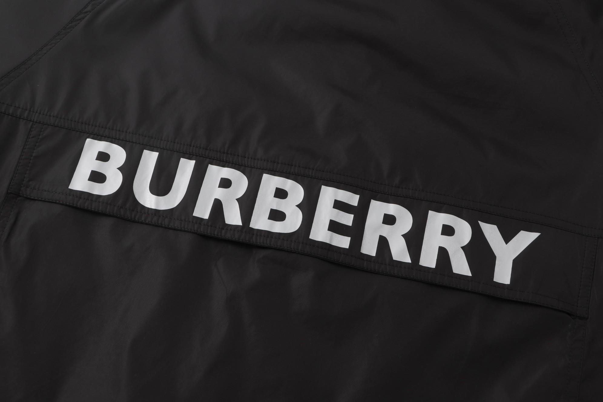 【BURBERRY旗艦店】バーバリー ジャケット 、ご好評に付き再入荷！
