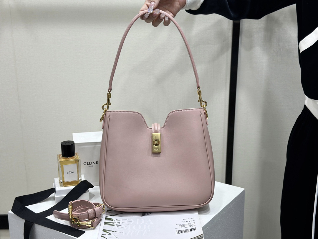 ＊新作＊ CELINE スモール カミーユ 16（セーズ）ソフト バッグ