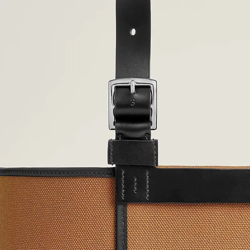 【カジュアルで使いやすい♪】HERMES　バッグ H082768CKAD