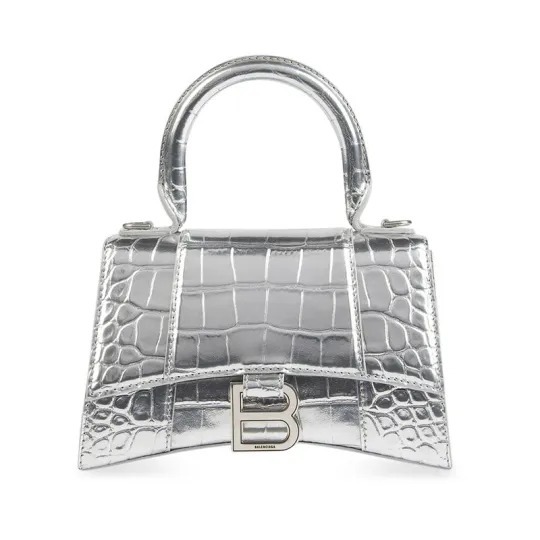 🔥STORY雑誌掲載🔥！2023新たに発表したバッグ！高垣麗子さん愛用の新作バッグが登場！💓日本人気上昇中↑↑↑売り切れ続出！