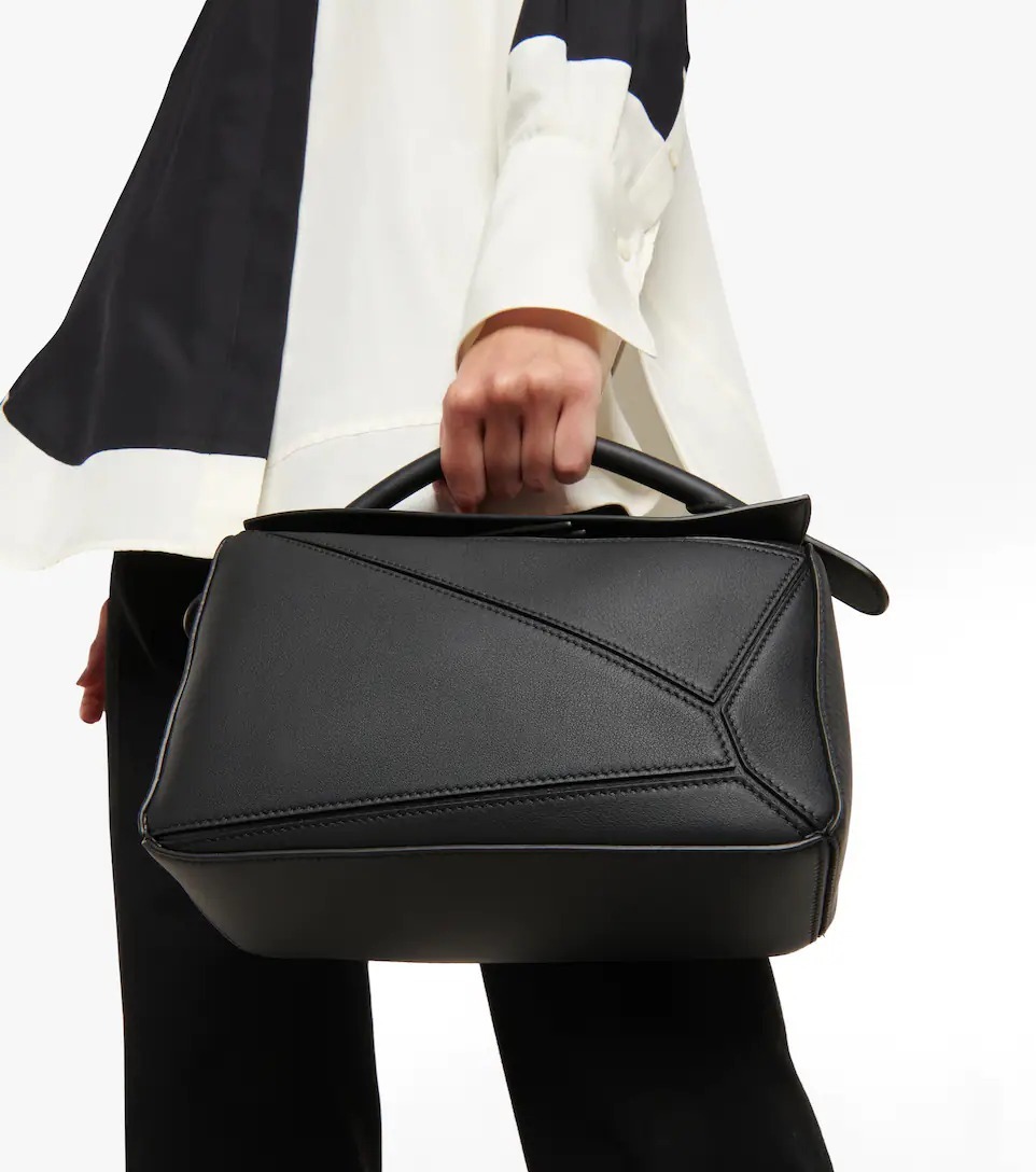 BAILA雑誌掲載∞∞ LOEWE ∞∞ Puzzle Small バッグ☆ クラシックカーフ