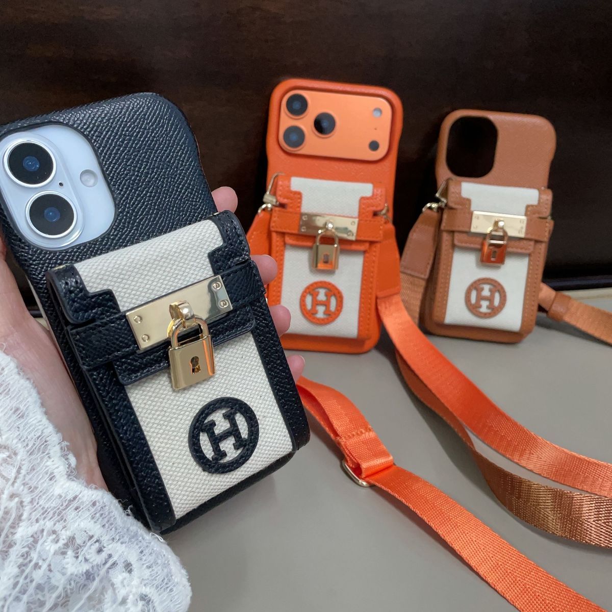 HERMES エルメス 携帯電話ケース 適用対象 apple iPhone
