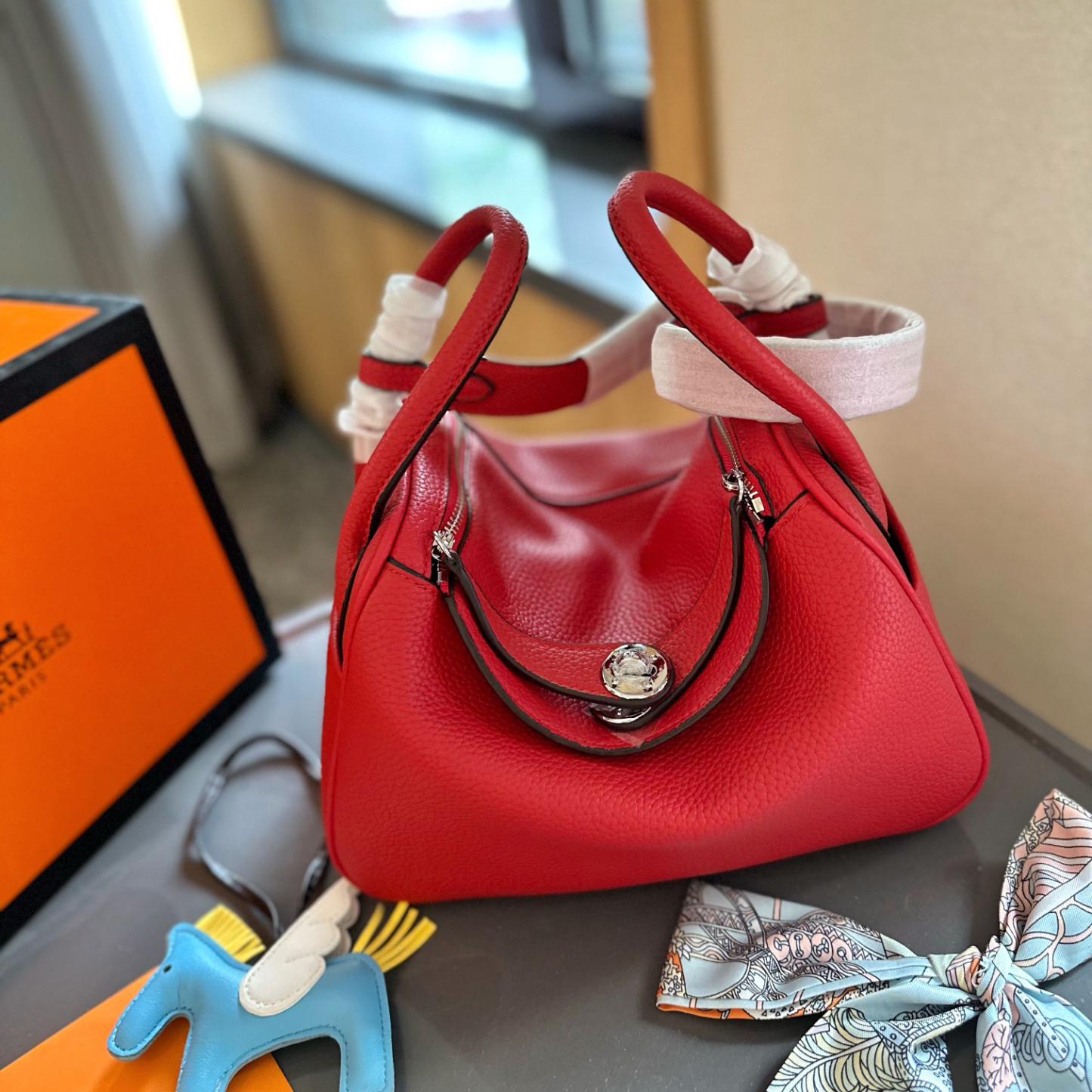 《上品★》【HERMES】リンディ26ハンドバッグ(エトゥープ)