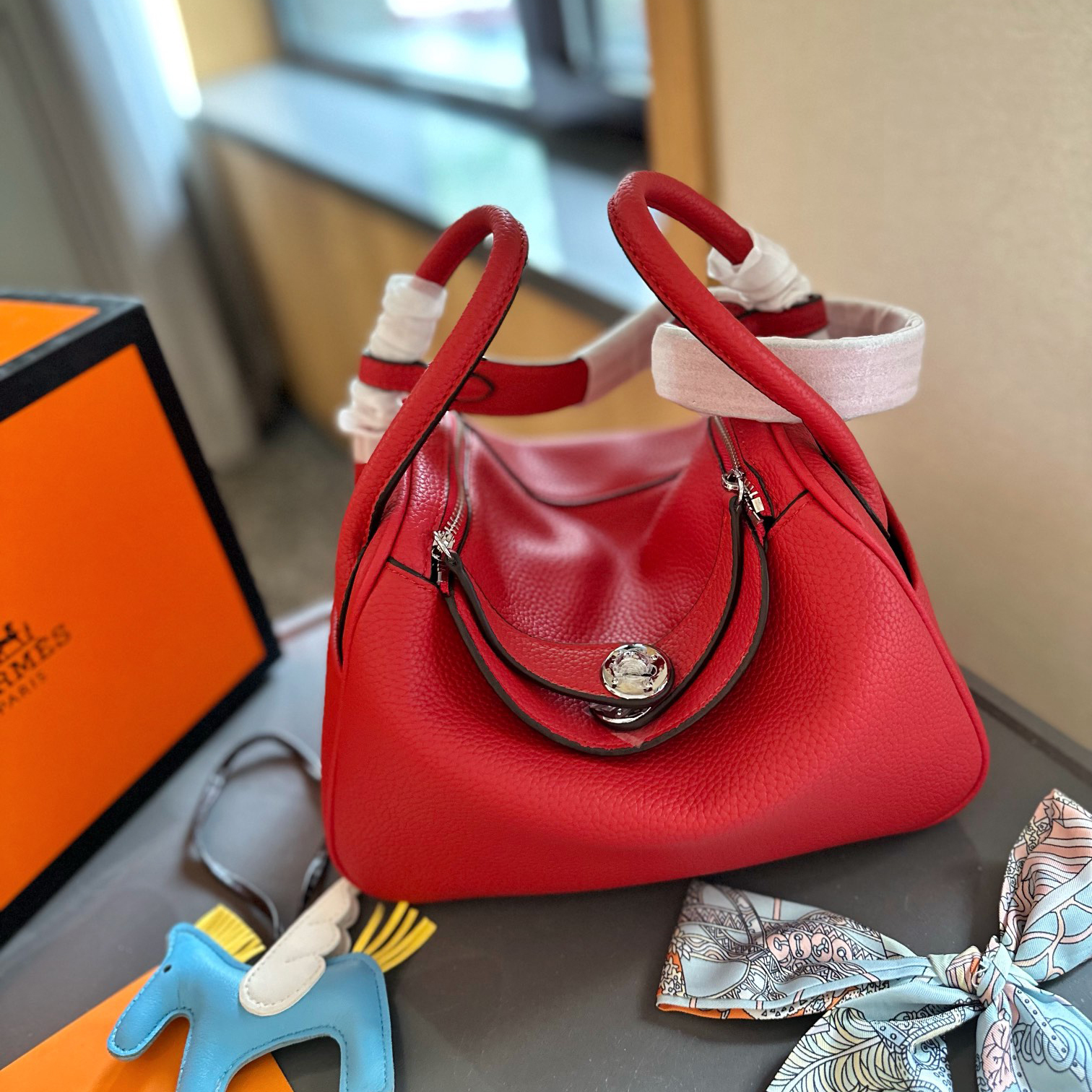 《上品★》【HERMES】リンディ26ハンドバッグ(エトゥープ)