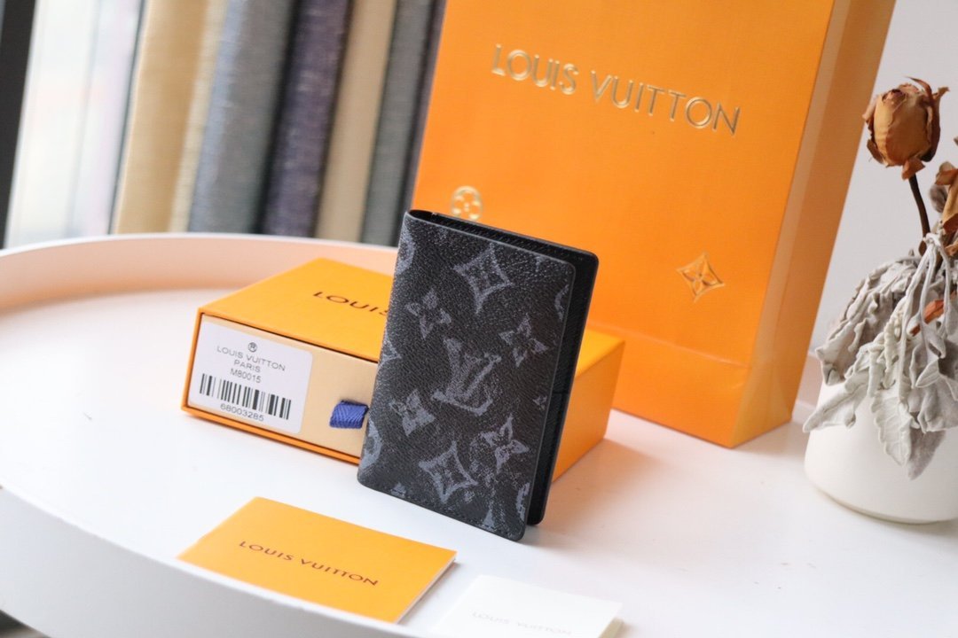 Louis Vuitton (ルイ・ヴィトン) 財布 11x8x1 cm