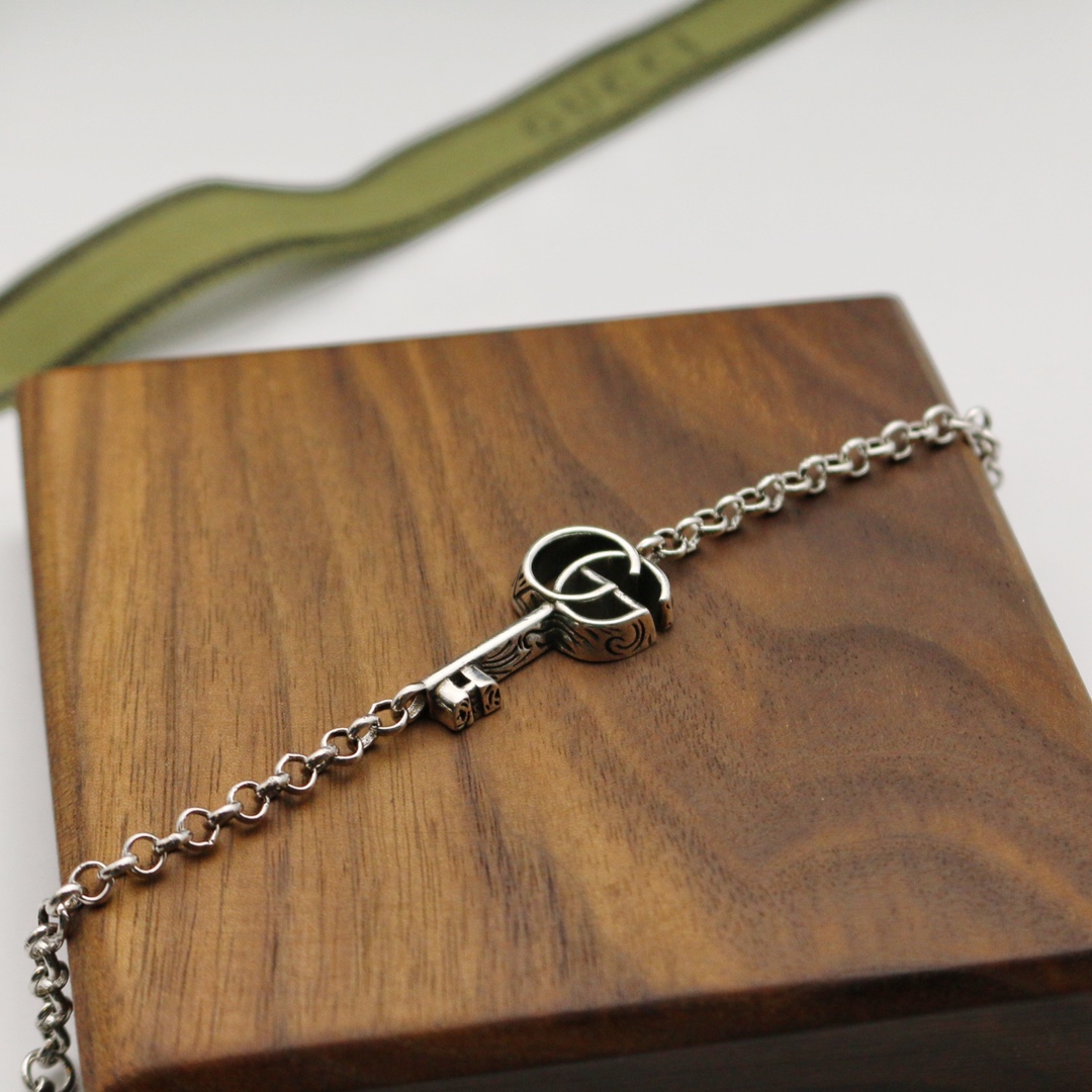 GUCCI ダブルG キー ブレスレット